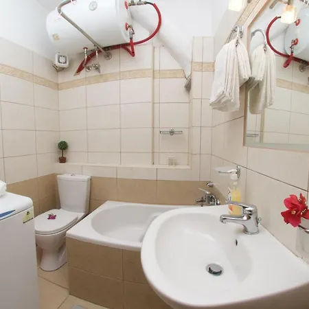 Apollon In * Argostoli (Kefalonia)